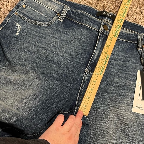 Liverpool Kennedy Crop straight leg NWT distressed soft denim jeans stitch fix - Picture 12 of 16